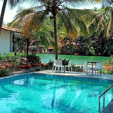 Pont Bleu Suites Riverside & Pool